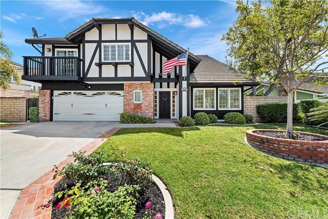 Property Photo: 5640 Avenida Antigua CA 92887