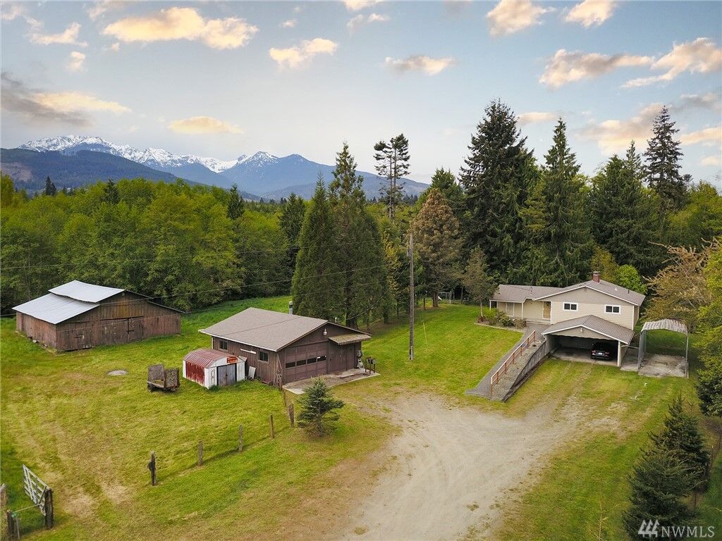 Property Photo: 523 Pearce Rd WA 98362