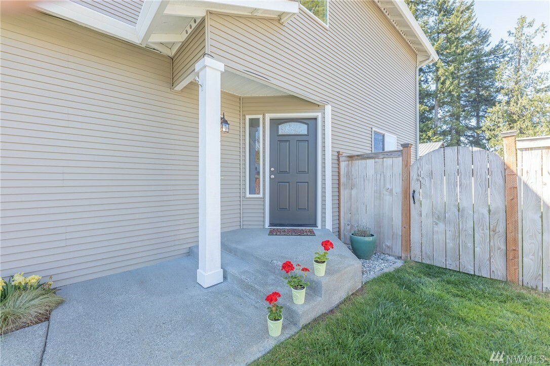 Property Photo:  6115 209th St NE B  WA 98223 