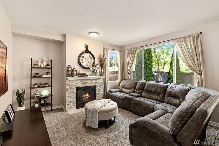 Property Photo: 2131 62nd Place SE WA 98092