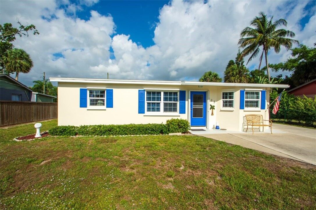 Property Photo:  815 37th Avenue  FL 32960 
