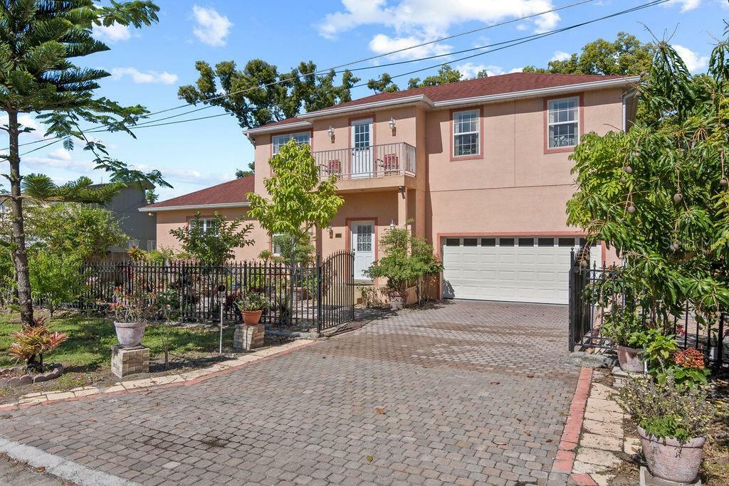 Property Photo:  1102 Manor Drive  FL 32807 