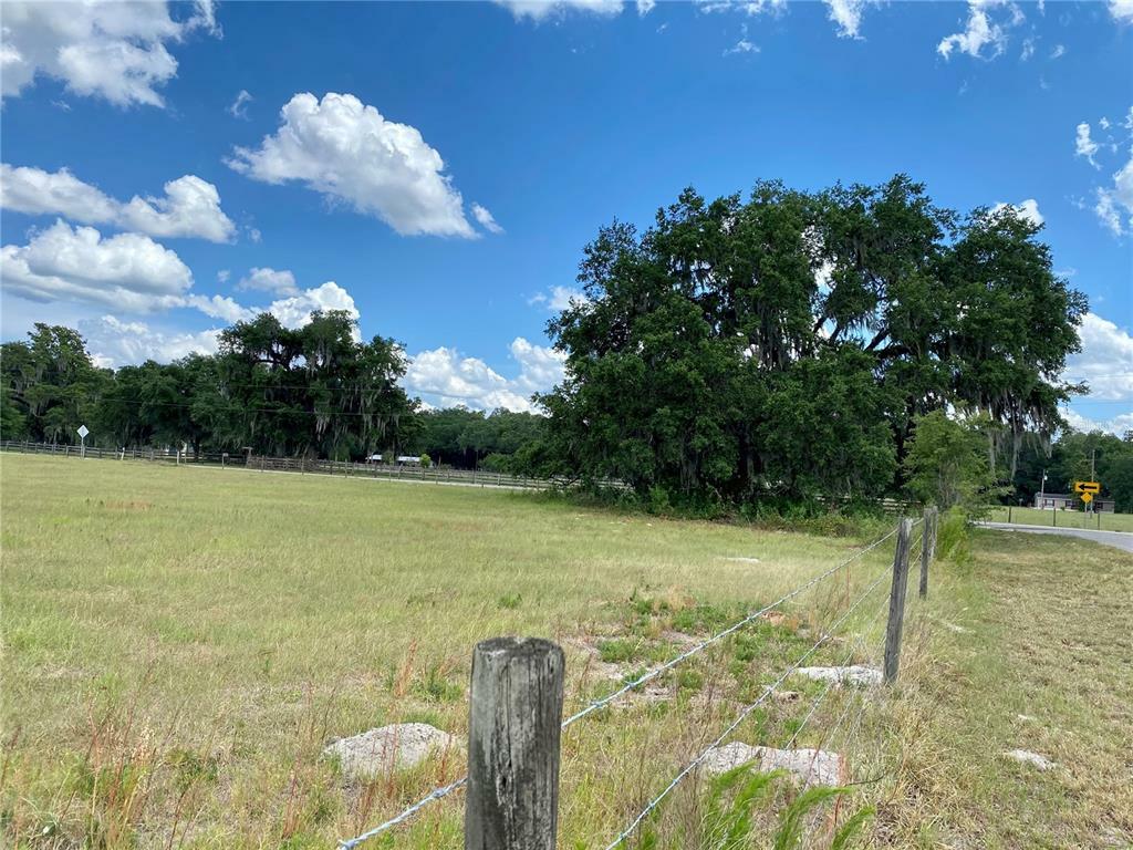 Property Photo:  Tract A Cr 738  FL 33597 