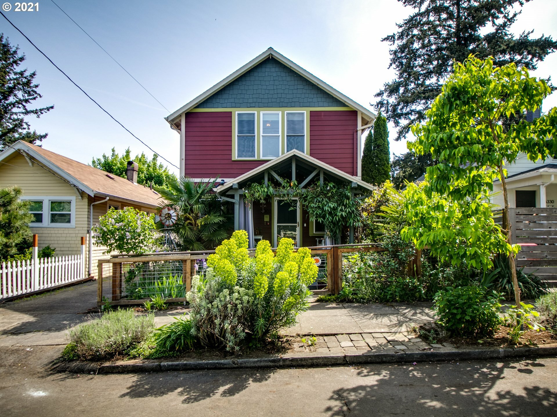 Property Photo:  5402 NE 18th Ave  OR 97211 