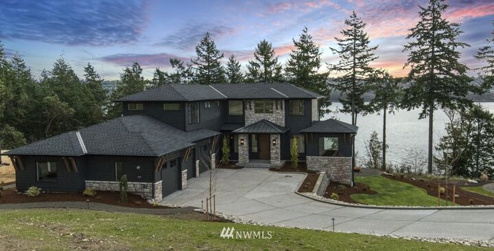 2202 7th Street NW  Gig Harbor WA 98335 photo