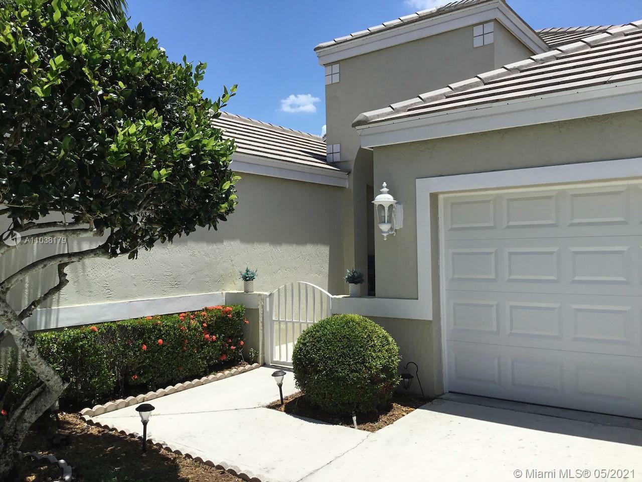 Property Photo:  2030 Island Circle  FL 33326 