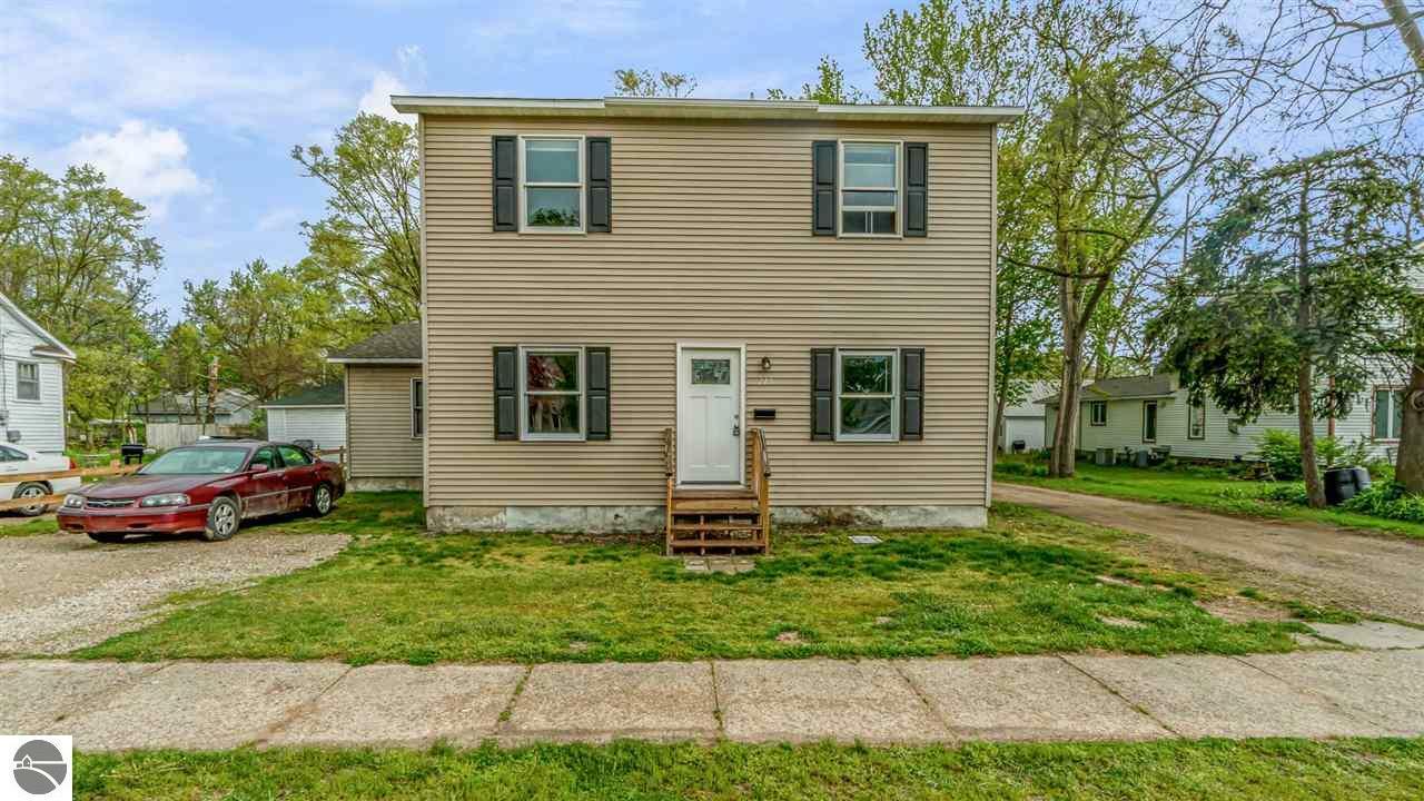 215 E Bennett Street  Mt Pleasant MI 48858 photo