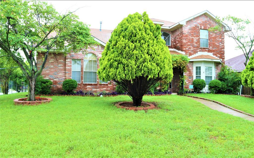 Property Photo:  1000 Mockingbird Lane  TX 75115 