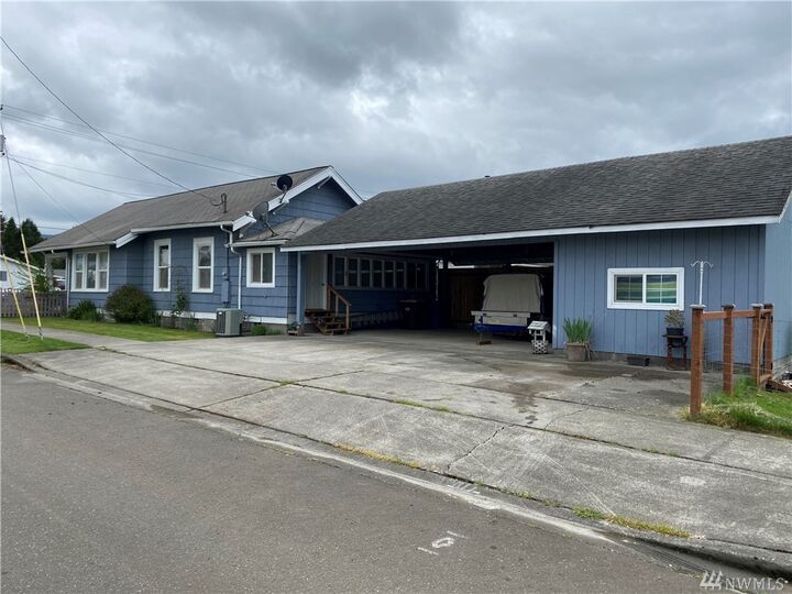 Property Photo:  304 4th Ave W  WA 98572 