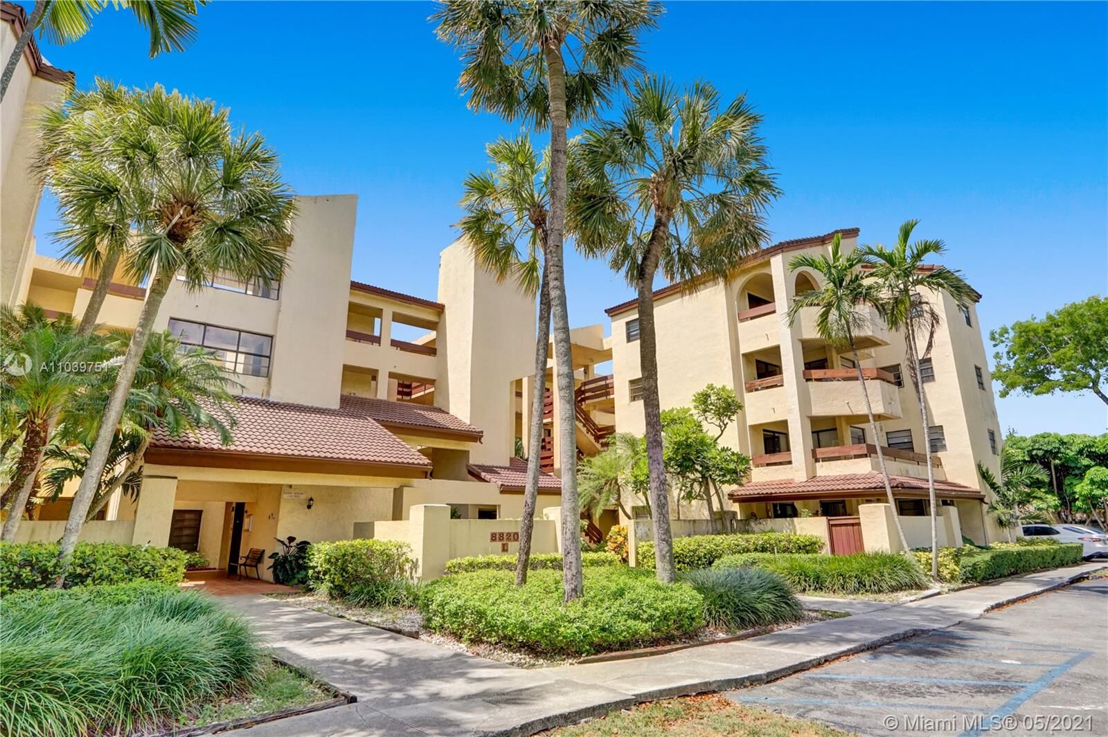 Property Photo: 8820 SW 123rd Ct L-307 FL 33186