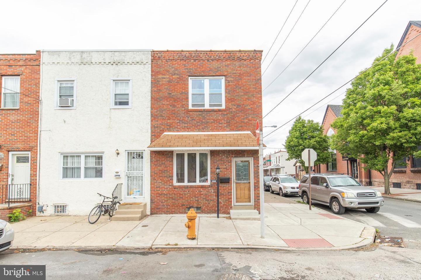 Property Photo: 2998 E Thompson Street PA 19134