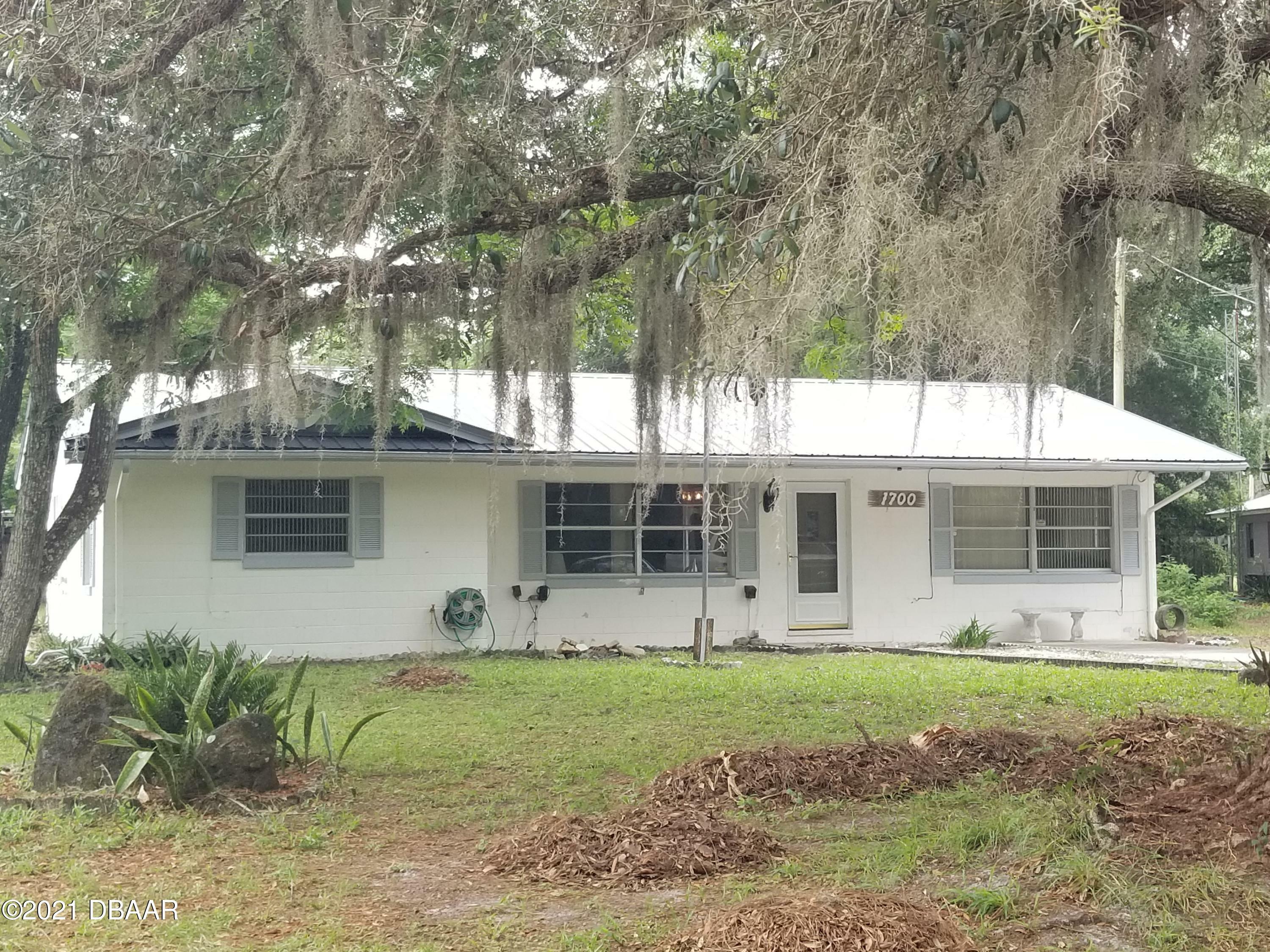 Property Photo:  1700 Oak Avenue  FL 32724 