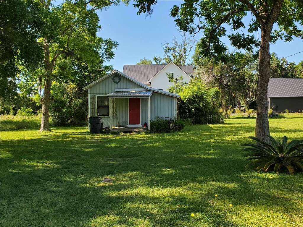 Property Photo:  208 E Weed Street  GA 31558 