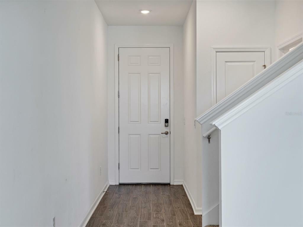 Property Photo: 11630 Woodleaf Drive FL 34211
