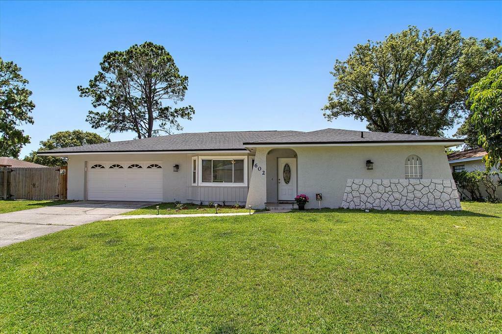 Property Photo: 602 Prairie Lane FL 32714