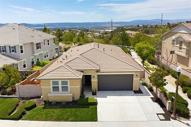 Property Photo:  39077 Lonesome Spur Circle  CA 92591 