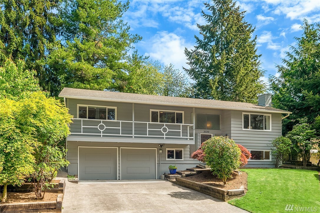 Property Photo: 20210 60th Place NE WA 98028