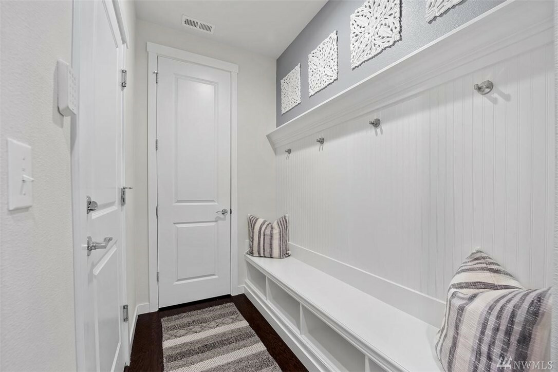 Property Photo: 13417 187th Av Ct E WA 98391