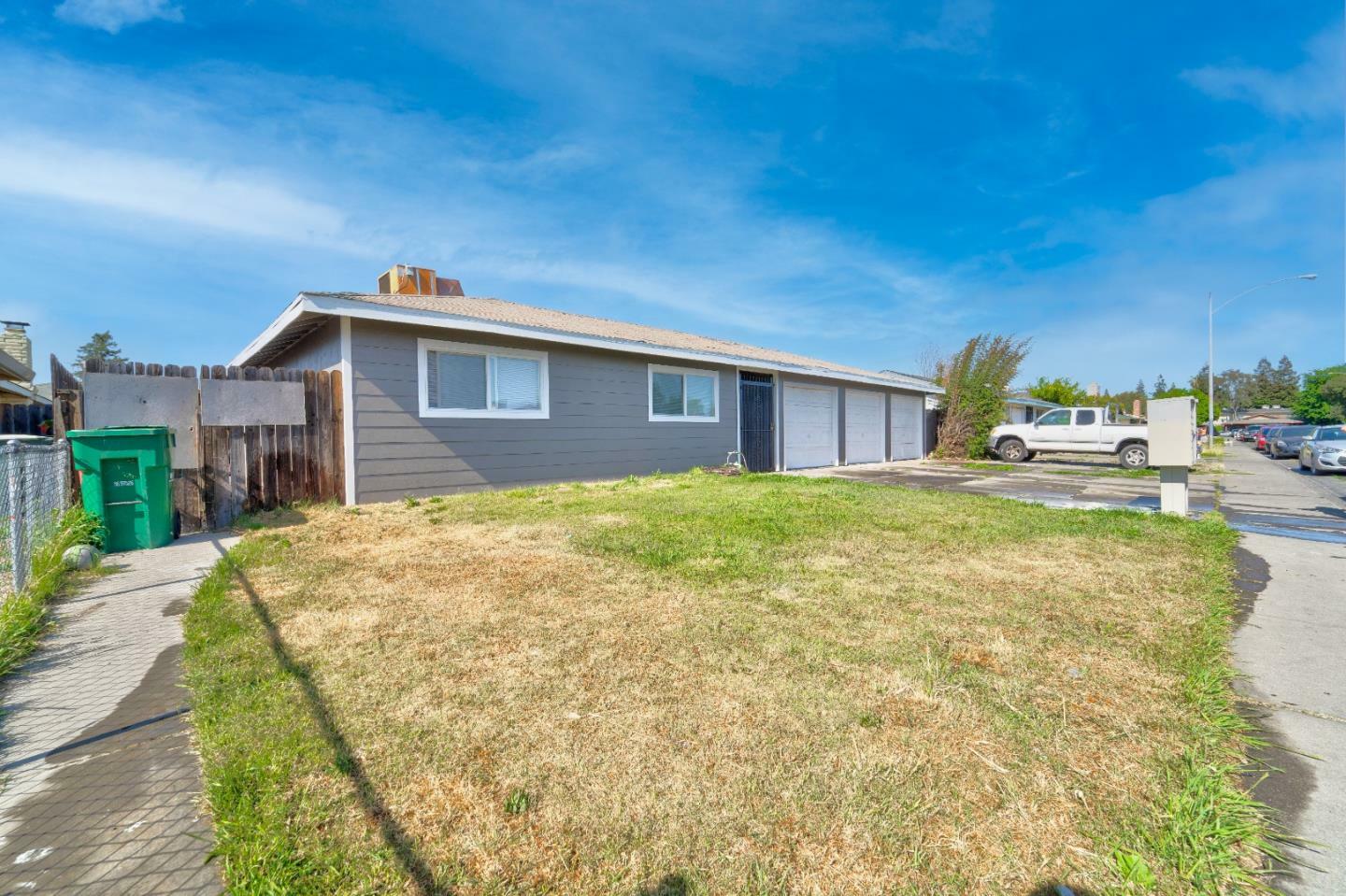 Property Photo:  711 Astor Street  CA 95210 