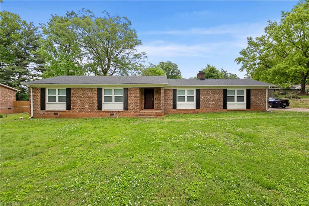 Property Photo:  3306 Donnell Street  NC 27405 