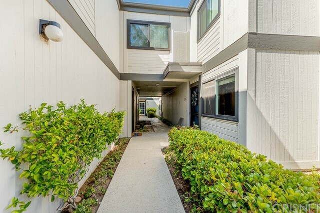 Property Photo:  6458 Twin Circle Lane 2  CA 93063 