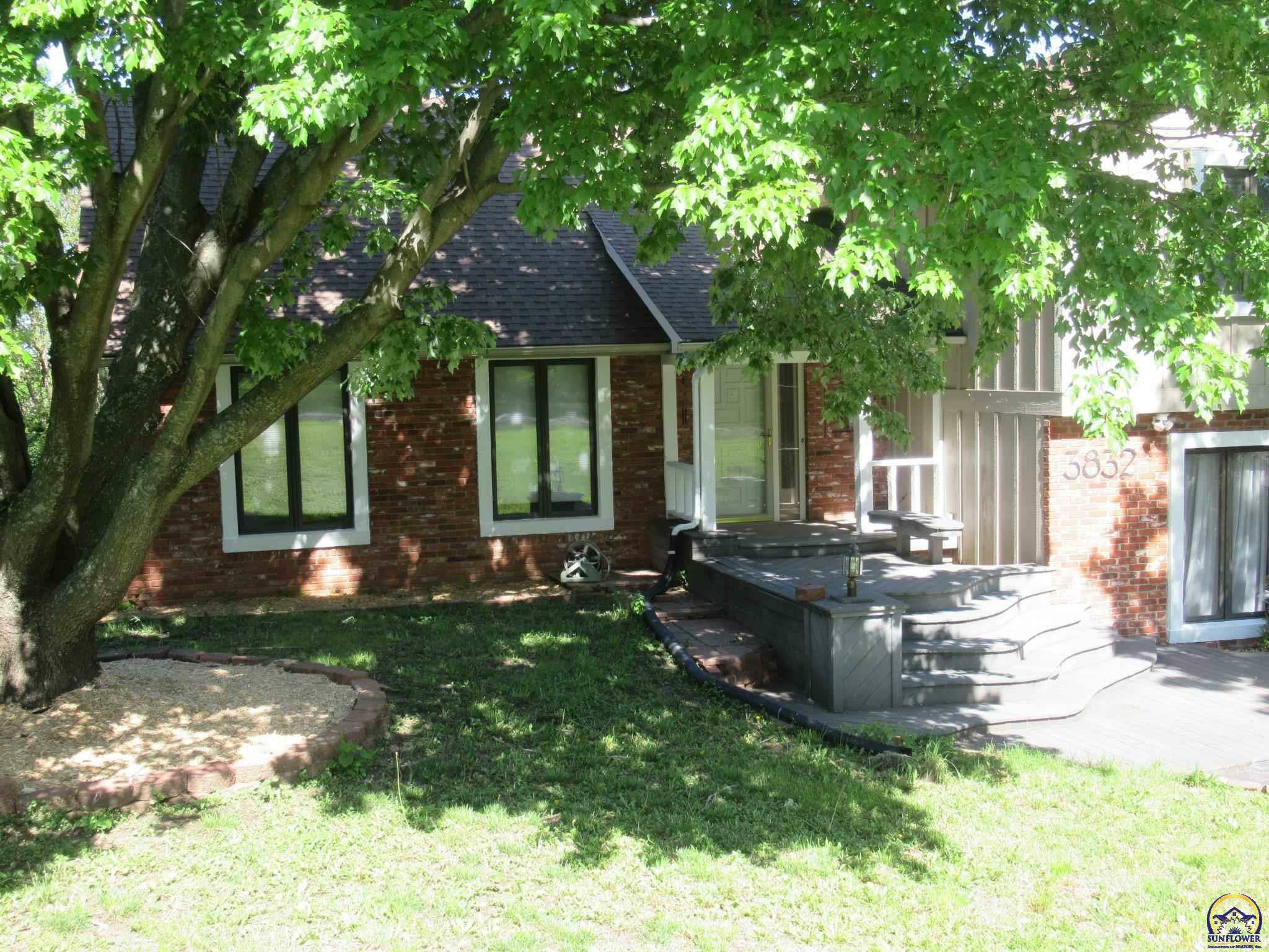 Property Photo:  3832 SW Canterbury Town Rd  KS 66610 