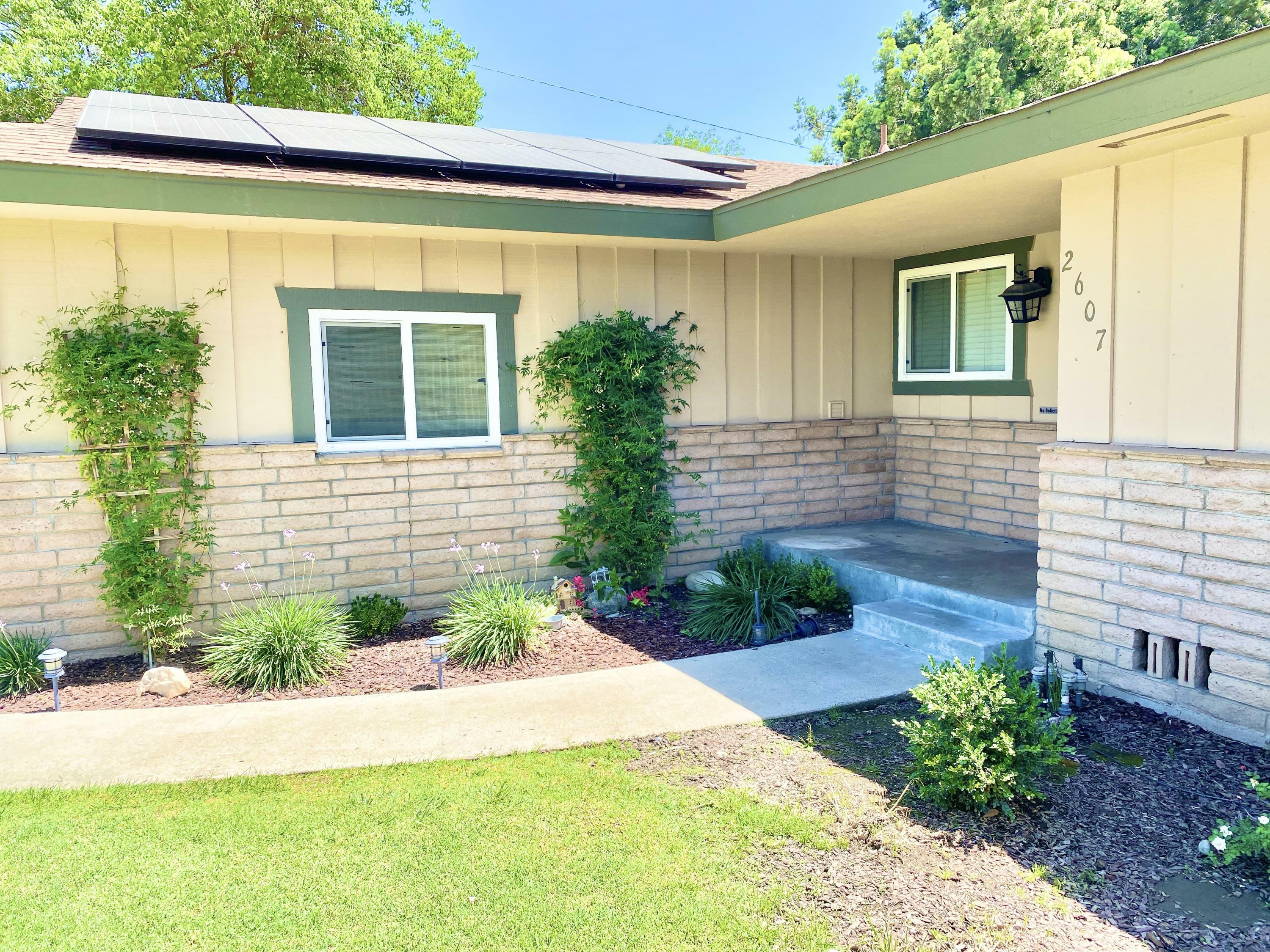 Property Photo:  2607 W Dartmouth Avenue  CA 93277 