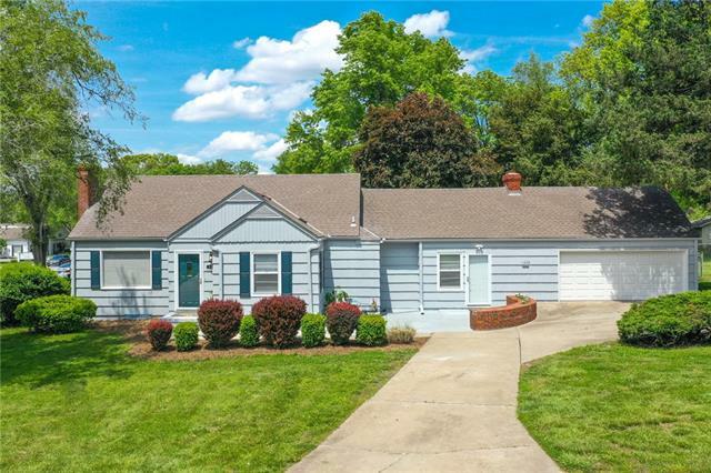Property Photo:  1228 W Beverly Road  MO 64055 