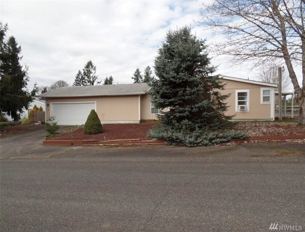 Property Photo: 845 Nottingham Dr SE WA 98503