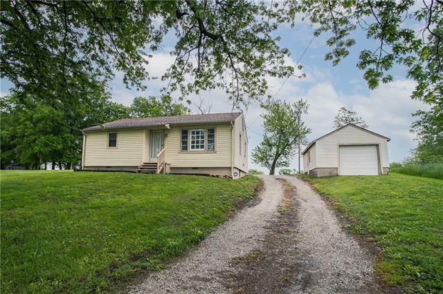 Property Photo:  1825 County Road B Road  MO 64068 