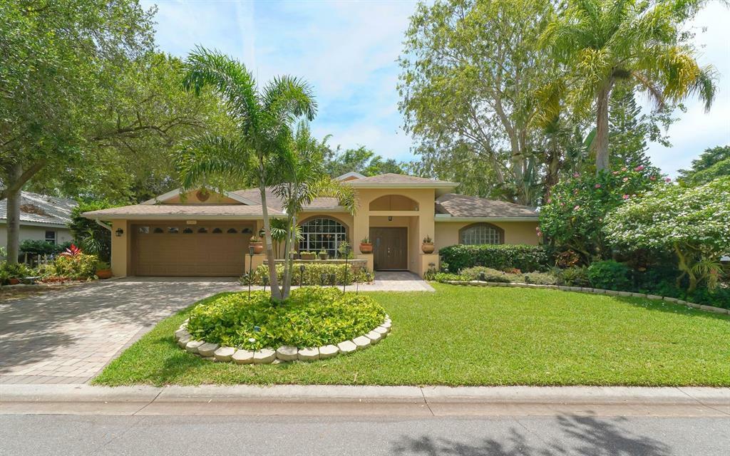 Property Photo:  4721 Country Manor Drive  FL 34233 