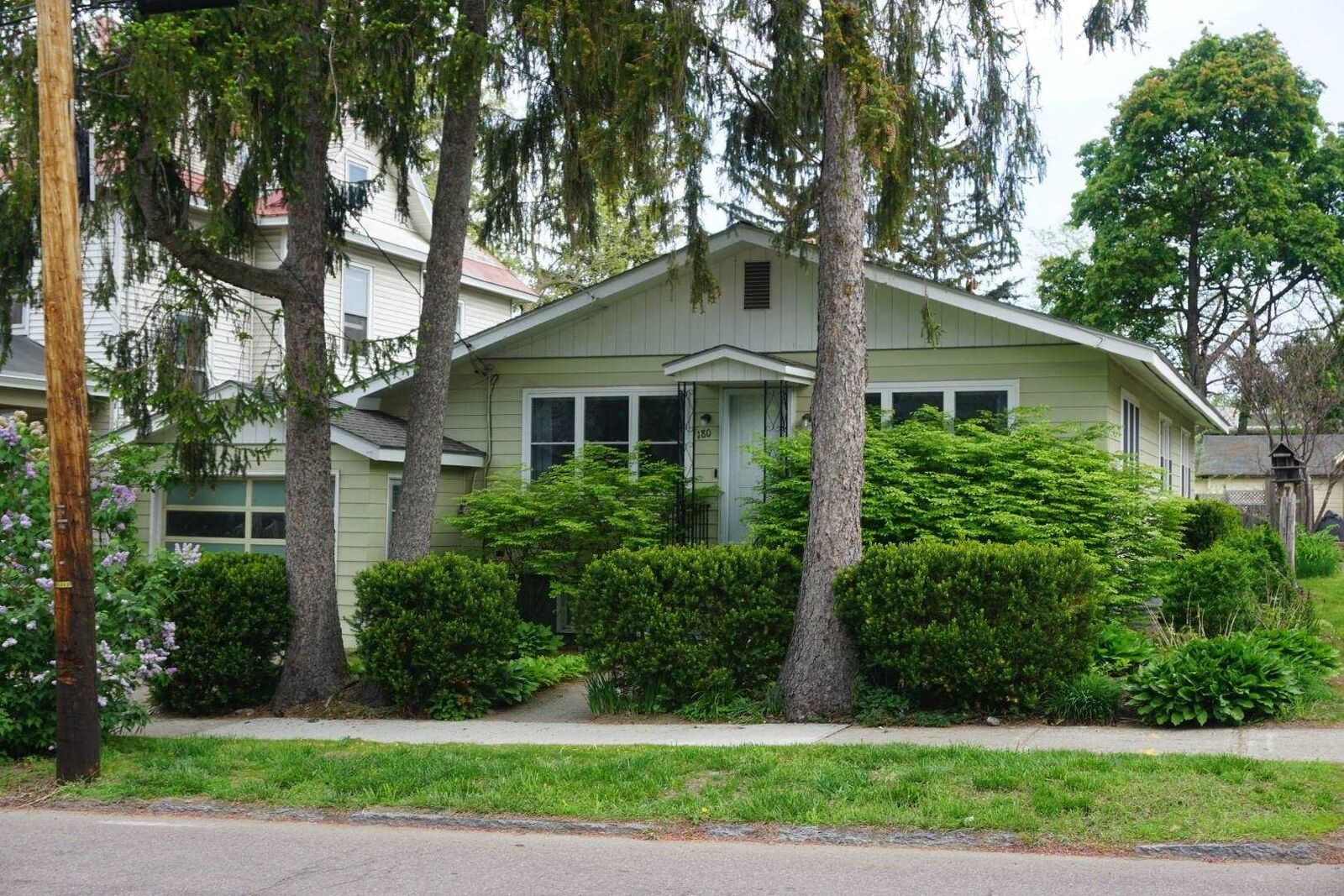 Property Photo:  180 Loomis Street  VT 05401 