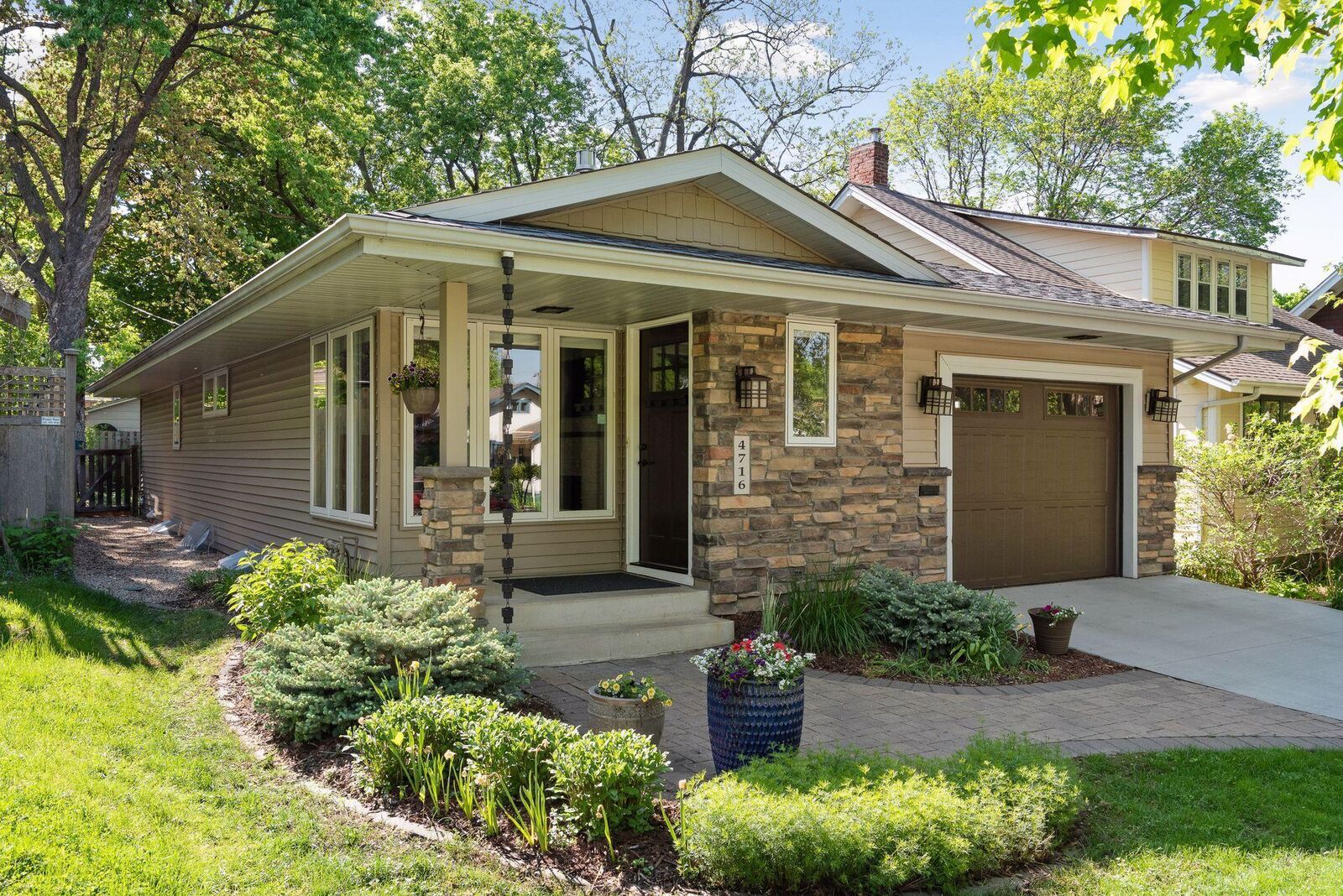 Property Photo: 4716 Bryant Avenue S MN 55419