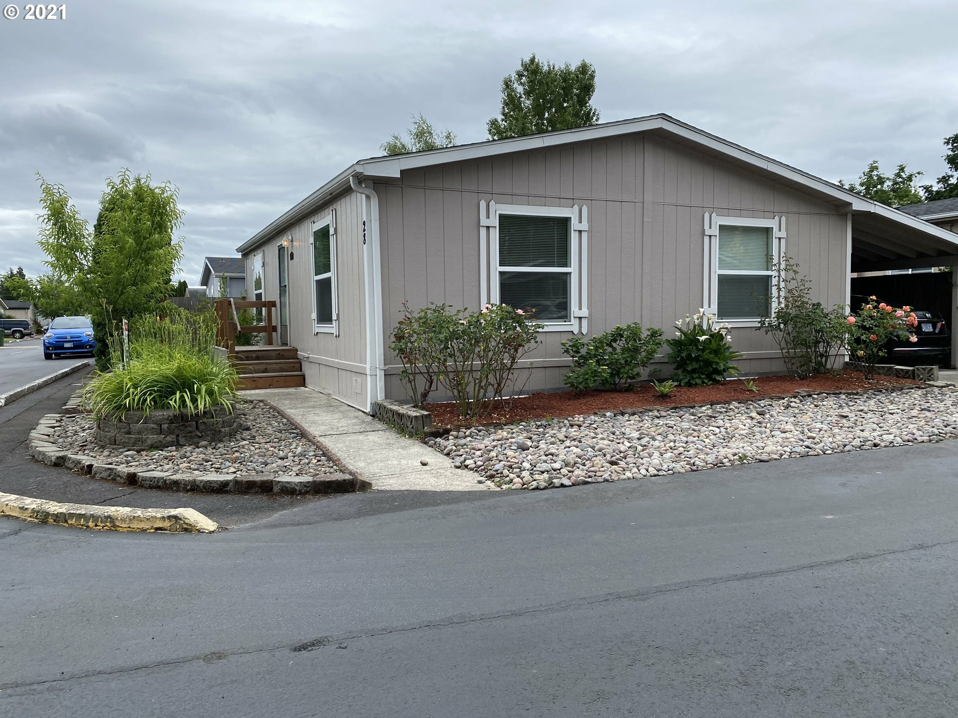 Property Photo: 301 E Columbia Dr 28 OR 97132