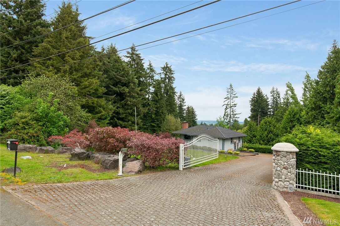 Property Photo:  4503 Federal Ave  WA 98203 