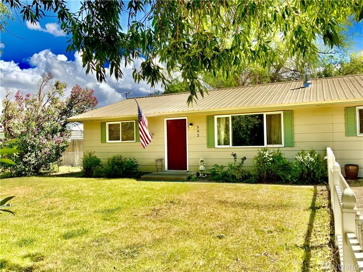 3 bed Kittitas home for sale 502 N Spokane St, Kittitas, WA 98934