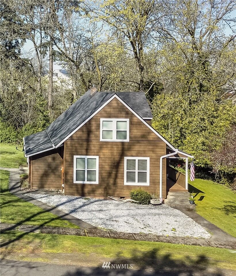 Property Photo: 402 5th Street WA 98388