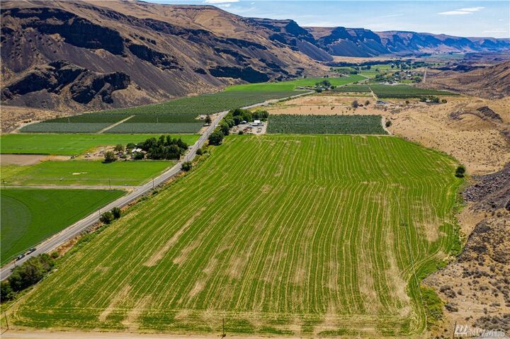 Property Photo:  98 Palisades Rd  WA 98845 