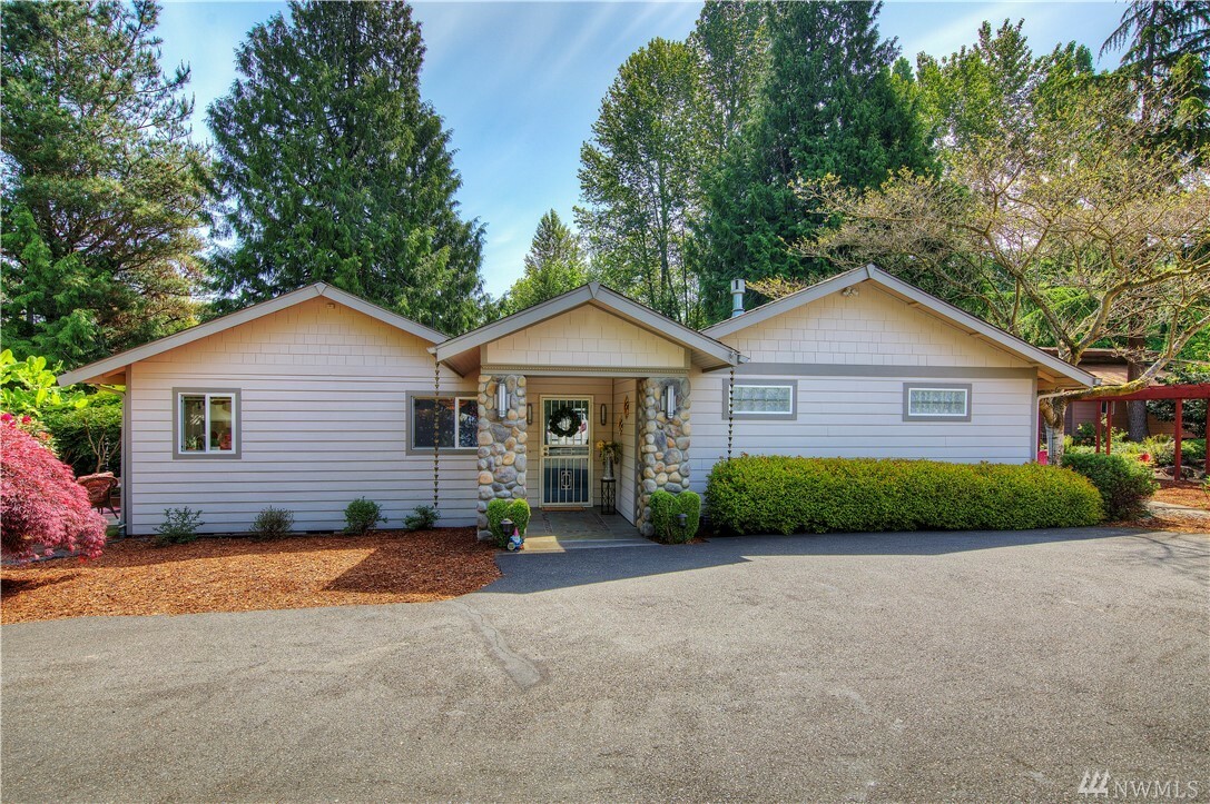 Property Photo:  2726 Pioneer Wy E  WA 98404 