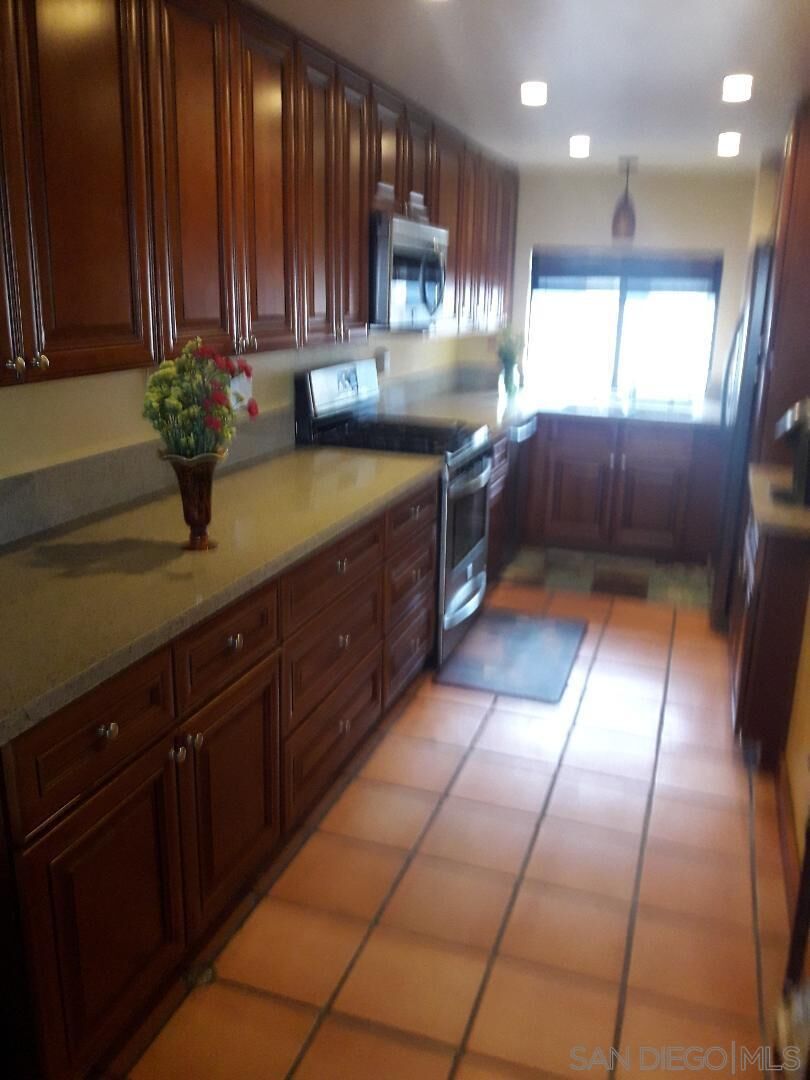 Property Photo:  3725 Balboa Terrace C  CA 92117