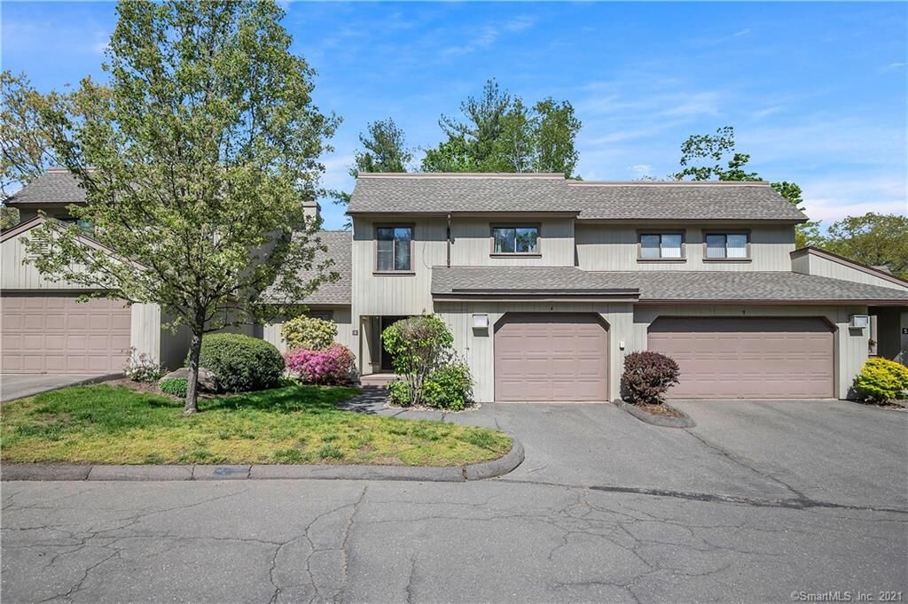 Property Photo:  4 Applewood Lane 4  CT 06001 
