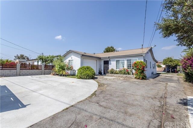 Property Photo:  11070 De Garmo Avenue  CA 91331 