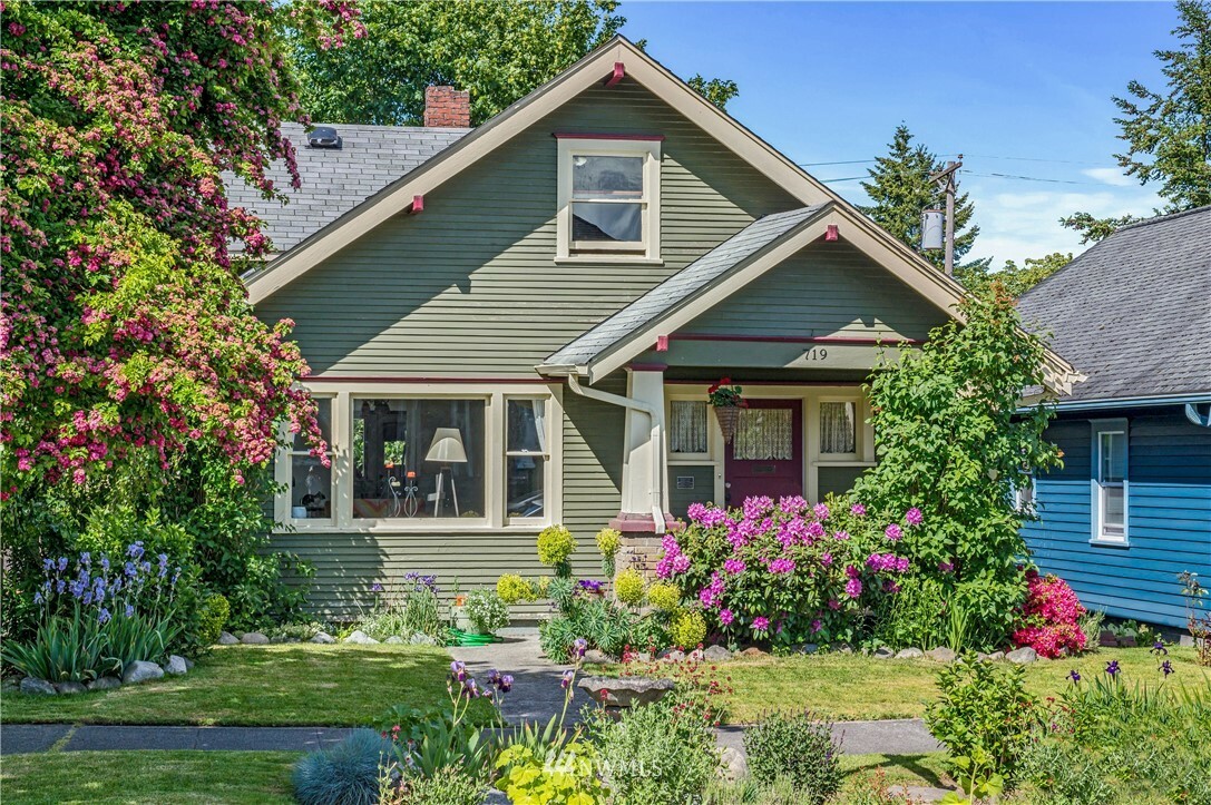 Property Photo:  719 N L St  WA 98403 