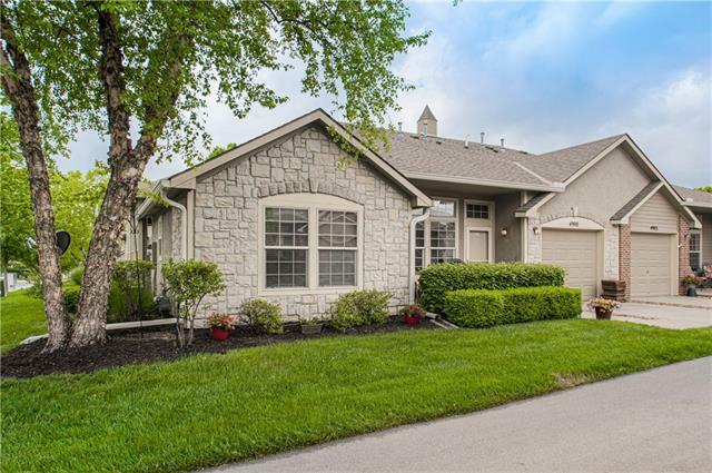 Property Photo: 18600 W 158th Place 4900 KS 66062