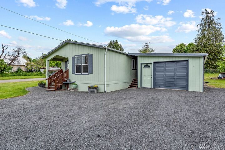 Property Photo:  608 D St  WA 98593 