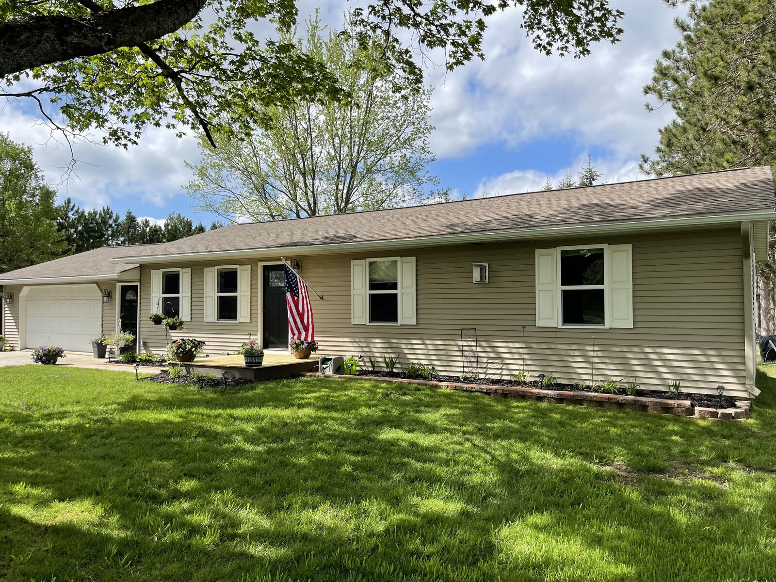 Property Photo: 1270 Knoch Road MI 49735