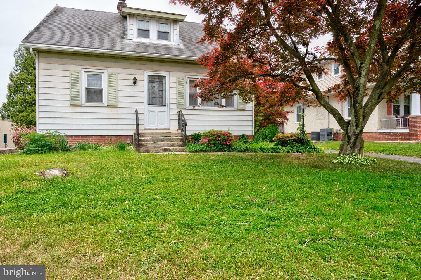 Property Photo:  822 N Lewis Road  PA 19468 