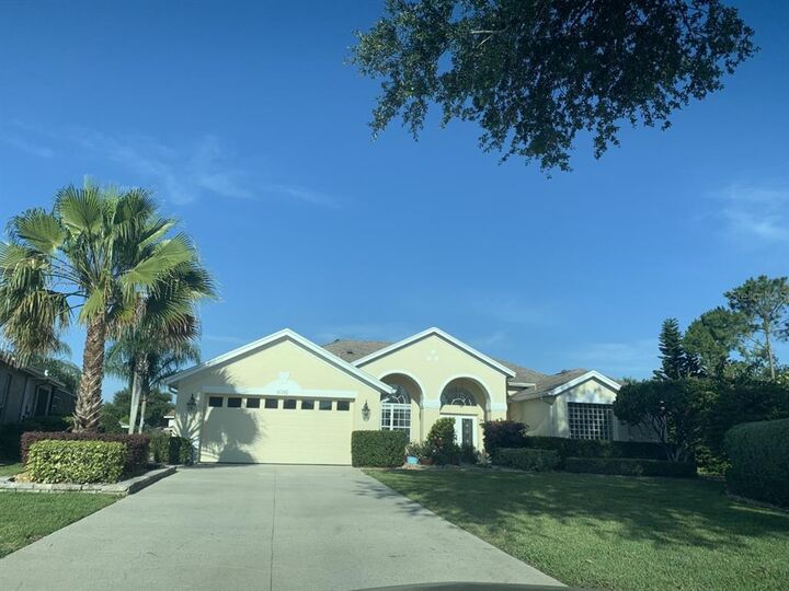 Property Photo: 9092 Laurel Ridge Drive FL 32757