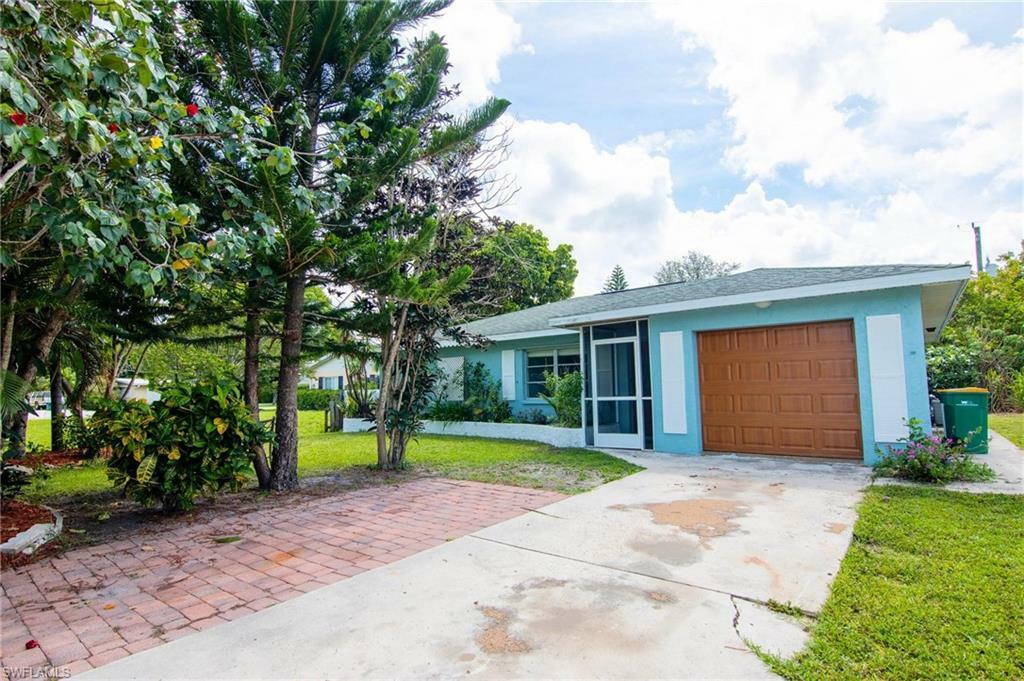 Property Photo:  440 Valley Dr E  FL 34134 