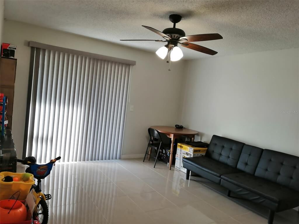 Property Photo:  
